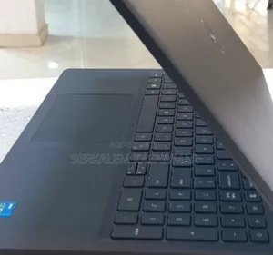 New Laptop Dell Vostro 3520 8GB Intel Core I5 SSD 1T