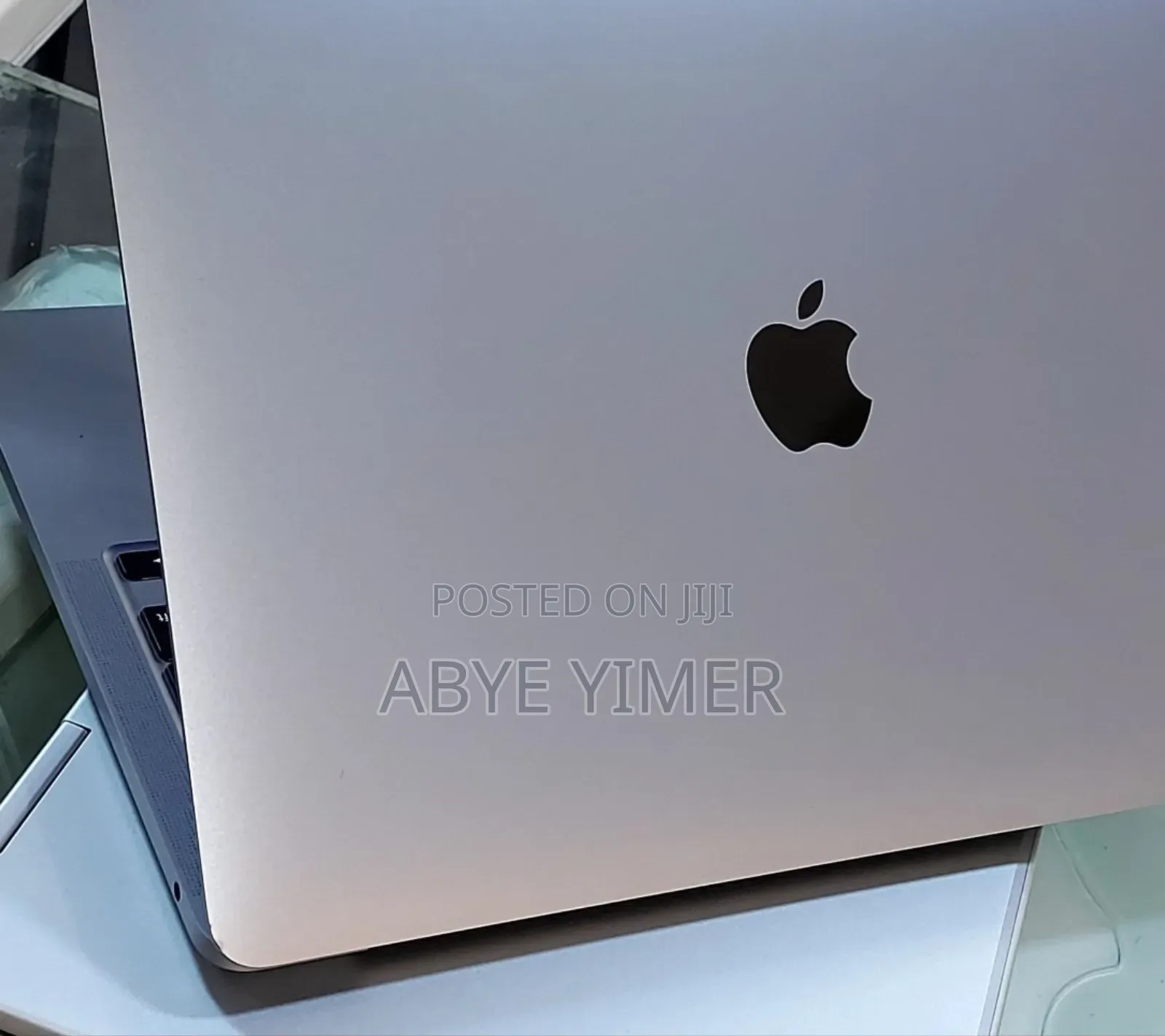 New Laptop Apple MacBook Pro 2022 M2 8GB Apple M2 SSD 512GB