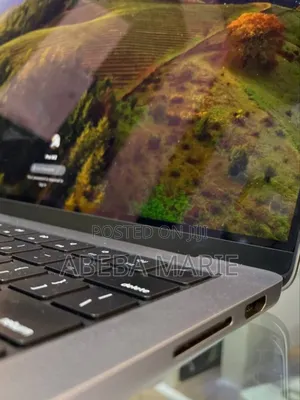 New Laptop Apple MacBook Pro 2024 M3 14-Inch 16GB Apple M3 Pro SSD 1T