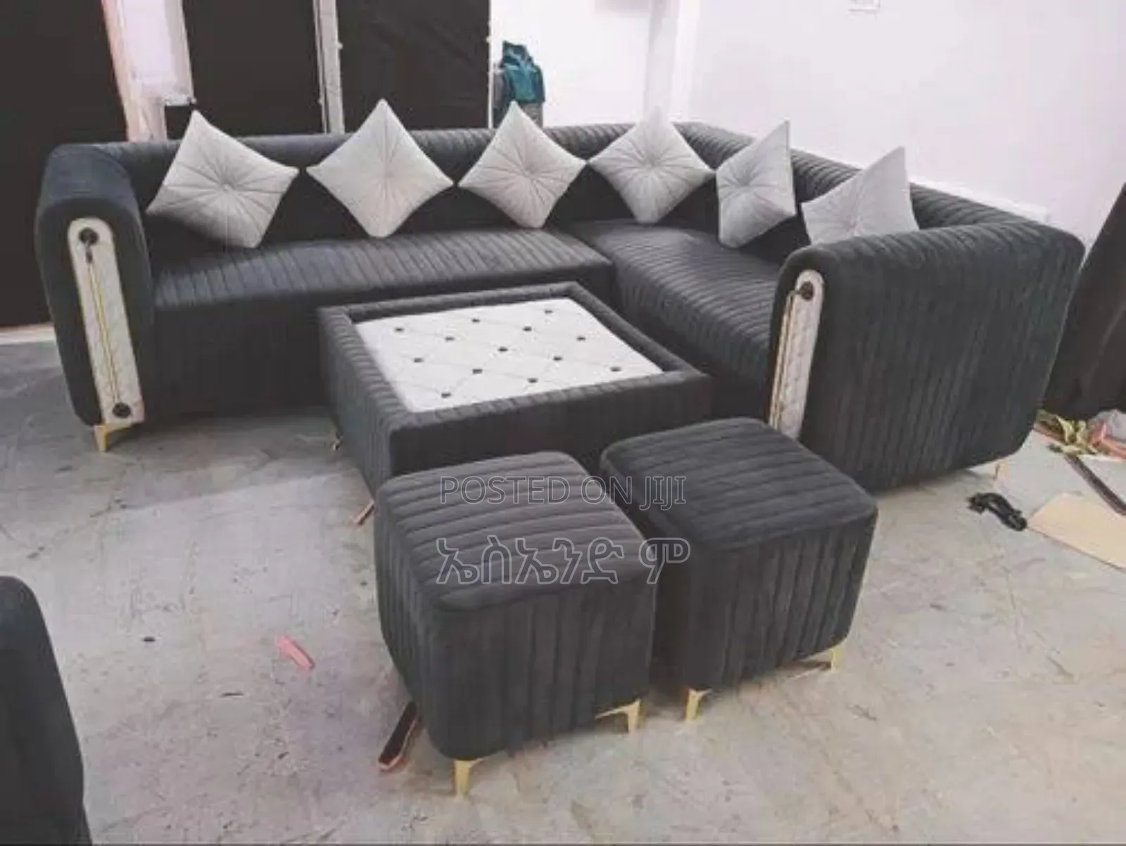 Focus L Shaped Sofa With Table