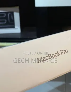 Photo - New Laptop Apple MacBook Pro 2021 M1 16GB Apple M1 Pro SSD 512GB