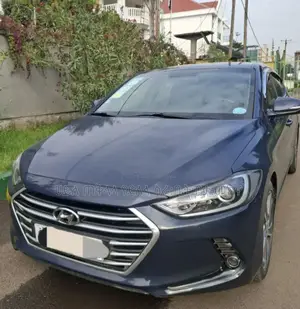 Photo - Hyundai Avante 2016 Ivory