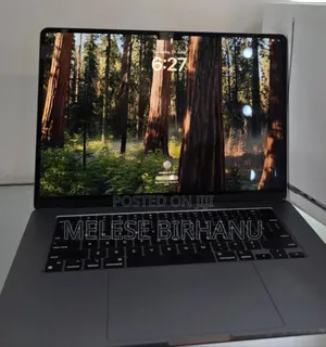 Photo - New Laptop Apple MacBook 8GB Apple M3 SSD 256GB