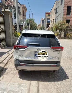 Toyota RAV4 2020 White