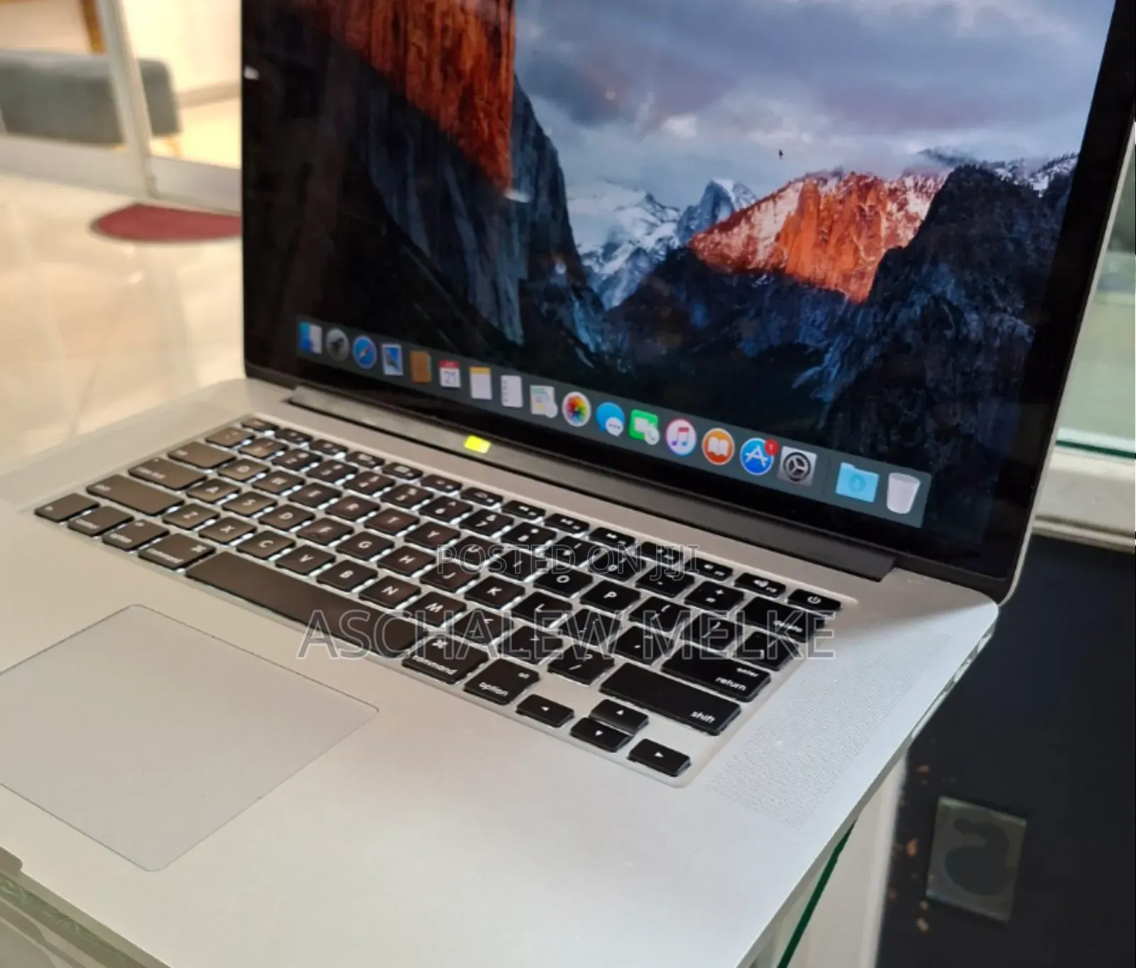 New Laptop Apple MacBook Pro 2015 16GB Intel Core I7 SSD 256GB