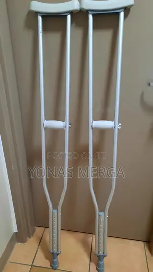 Photo - Crutches -غ炊 Aluminium Underarm Crutches辱وcrutches♧祭cranch