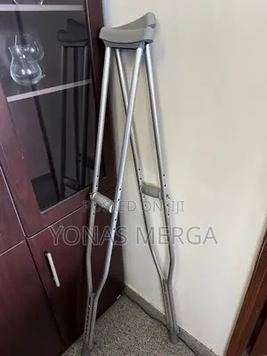 Photo - 1 Pair of Crutches Made From High Gradح马crutches - Tall Size