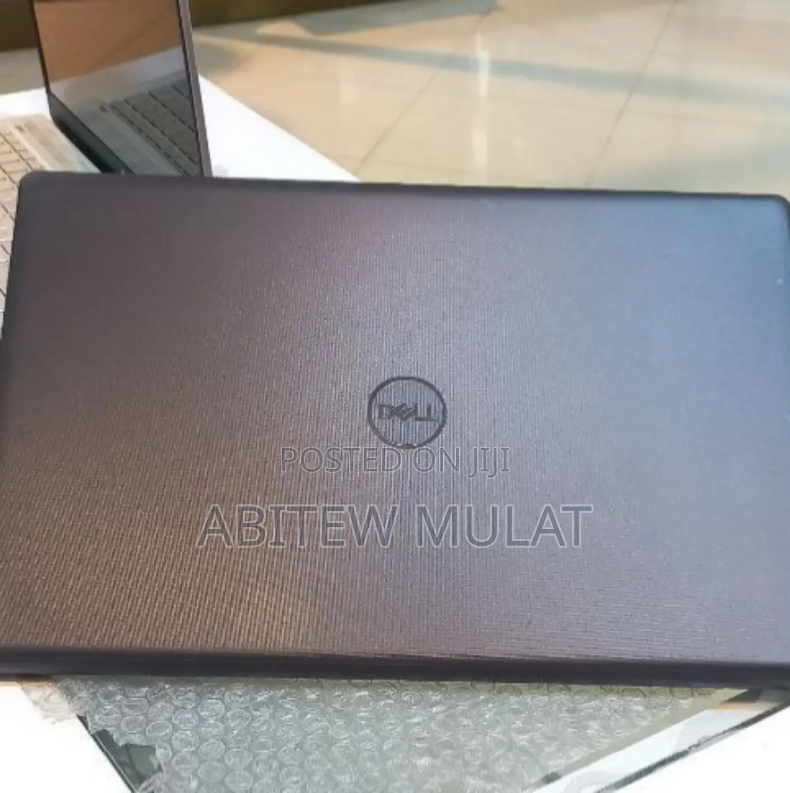New Laptop Dell Vostro 3520 8GB Intel Core I5 SSD 1T