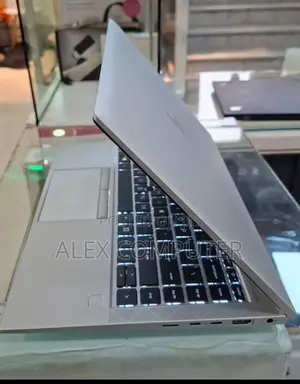 New Laptop HP EliteBook 840 G7 16GB AMD Ryzen 7 SSD 512GB