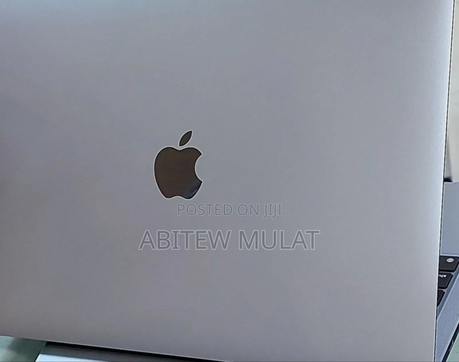 New Laptop Apple MacBook Pro 2023 M2 8GB Apple M2 SSD 512GB