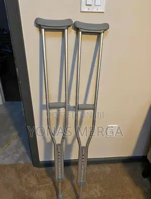 Photo - Crutches Are Adaptable for the User妲ءprice Per Pack of 2unit