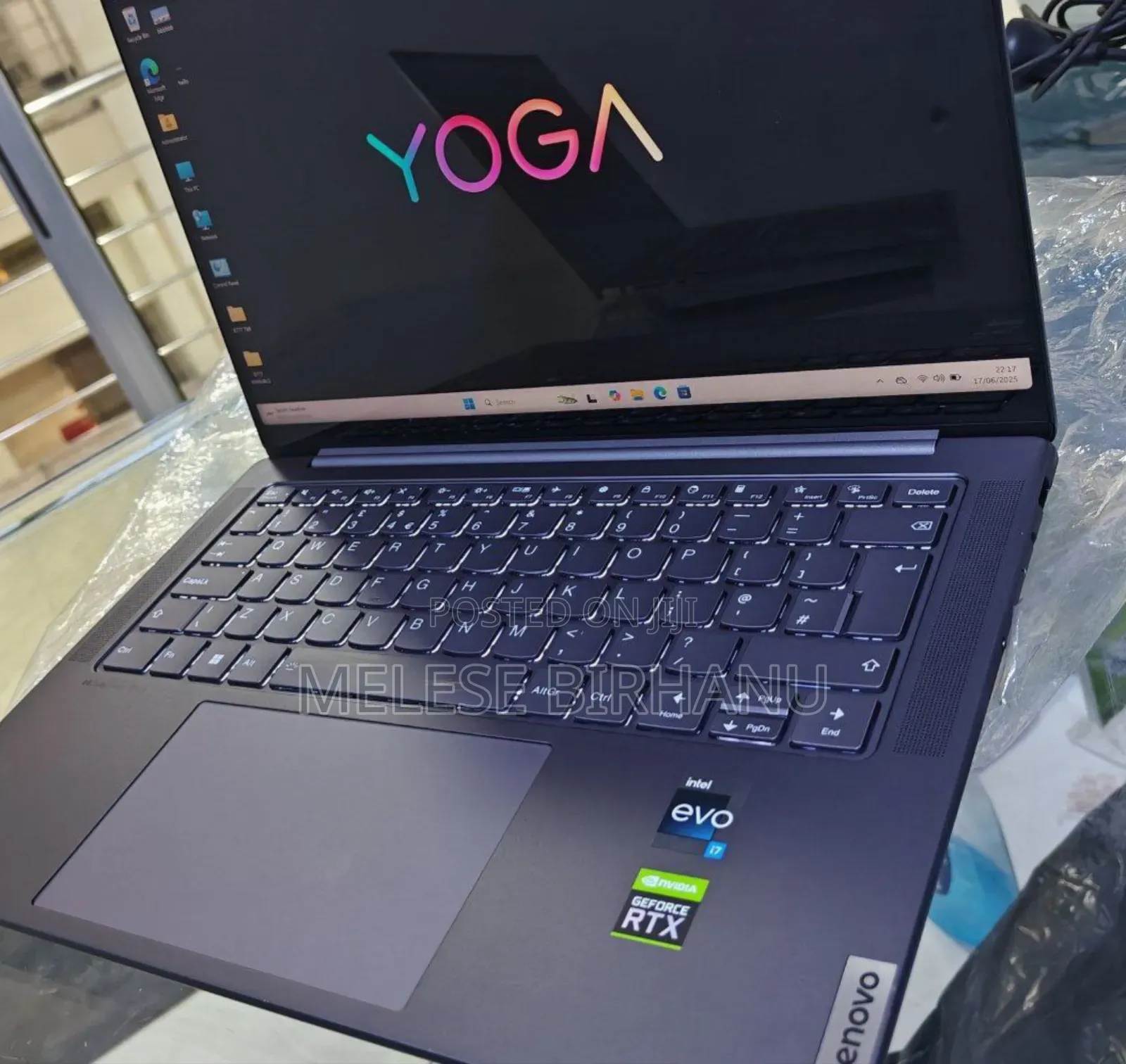 New Laptop Lenovo Yoga 330 32GB Intel Core I7 SSD 1T