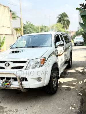 Toyota Hilux 2008 White