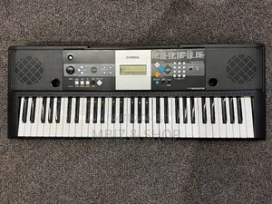 Yamaha Keyboard E223