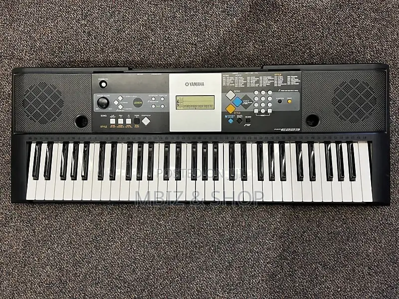 Yamaha Keyboard E223