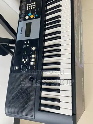 Photo - Yamaha Keyboard E223