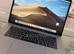 New Laptop Apple MacBook Pro 2017 16GB Intel Core I7 SSD 250GB