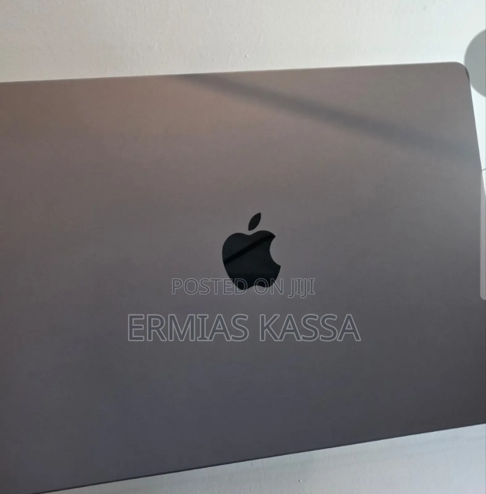 New Laptop Apple MacBook Air 2024 M3 15-Inch 8GB Apple M3 SSD 256GB