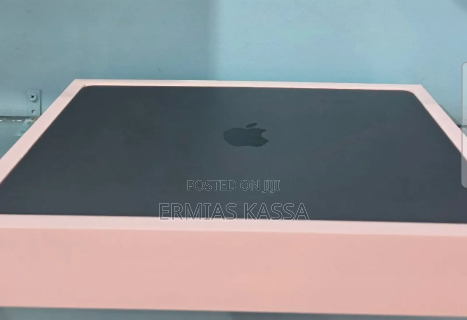 New Laptop Apple MacBook Air 2024 M3 15-Inch 8GB Apple M3 SSD 256GB