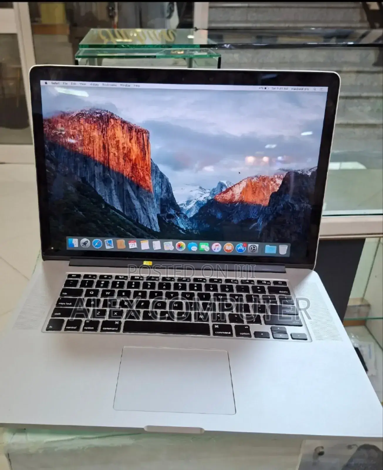 New Laptop Apple MacBook Pro 2015 16GB Intel Core I7 SSD 256GB