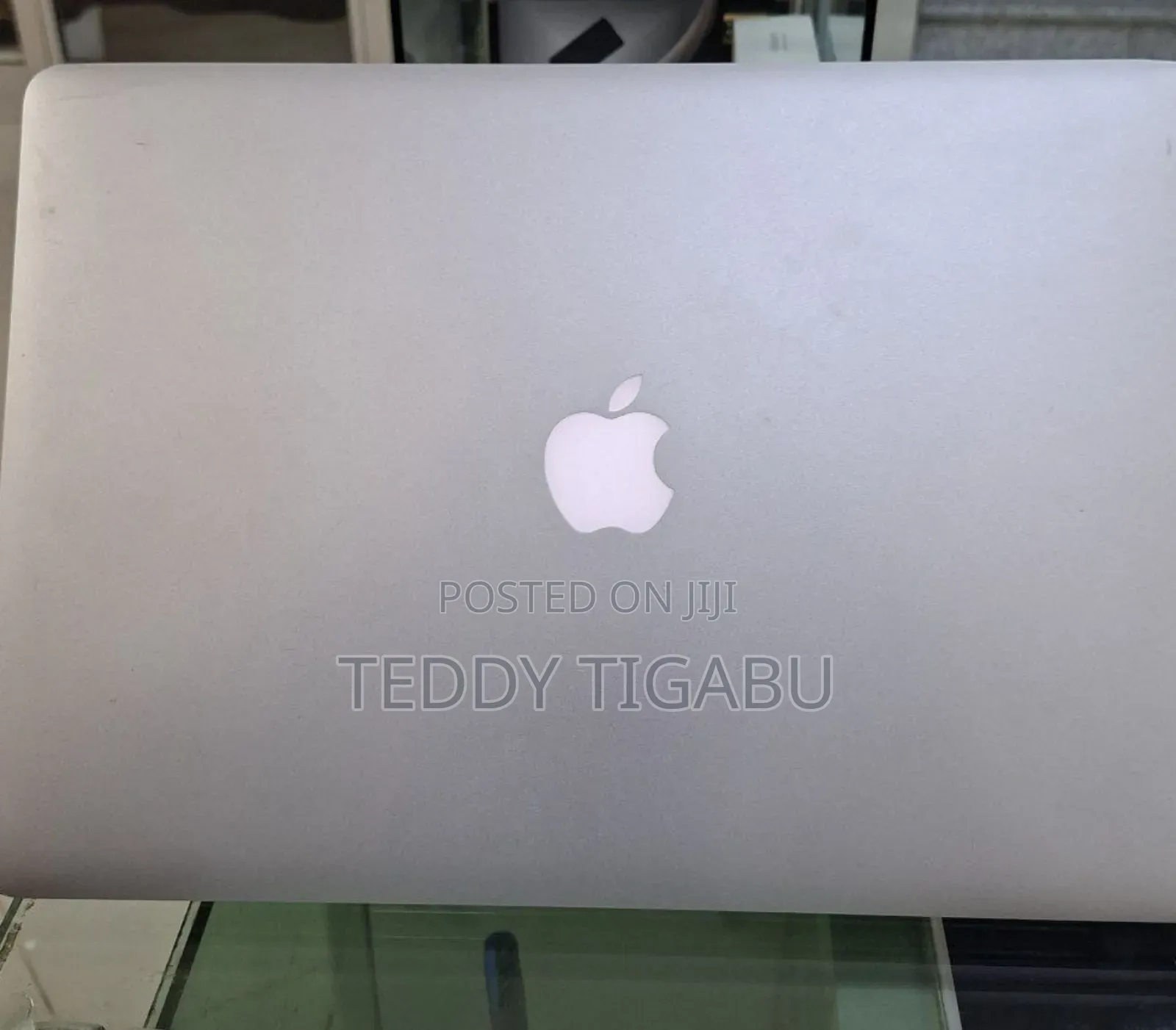 New Laptop Apple MacBook Pro 16GB Intel Core I7 SSD 256GB