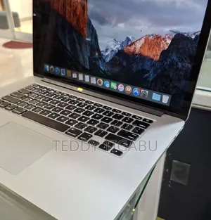 New Laptop Apple MacBook Pro 16GB Intel Core I7 SSD 256GB