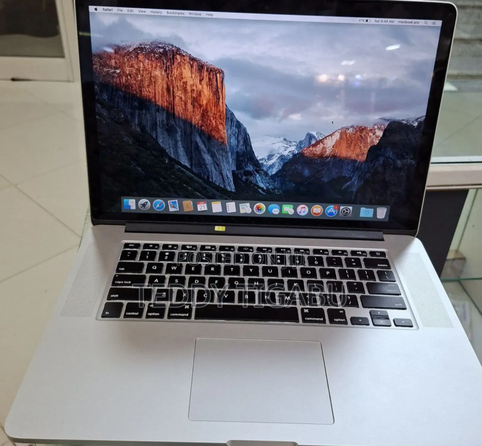 New Laptop Apple MacBook Pro 16GB Intel Core I7 SSD 256GB