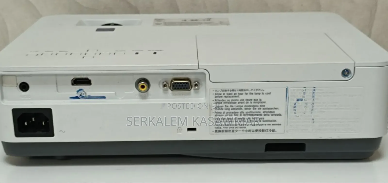 Sony VPL-Dx221 Projector 
Resolution :1024