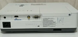 Sony VPL-Dx221 Projector 
Resolution :1024