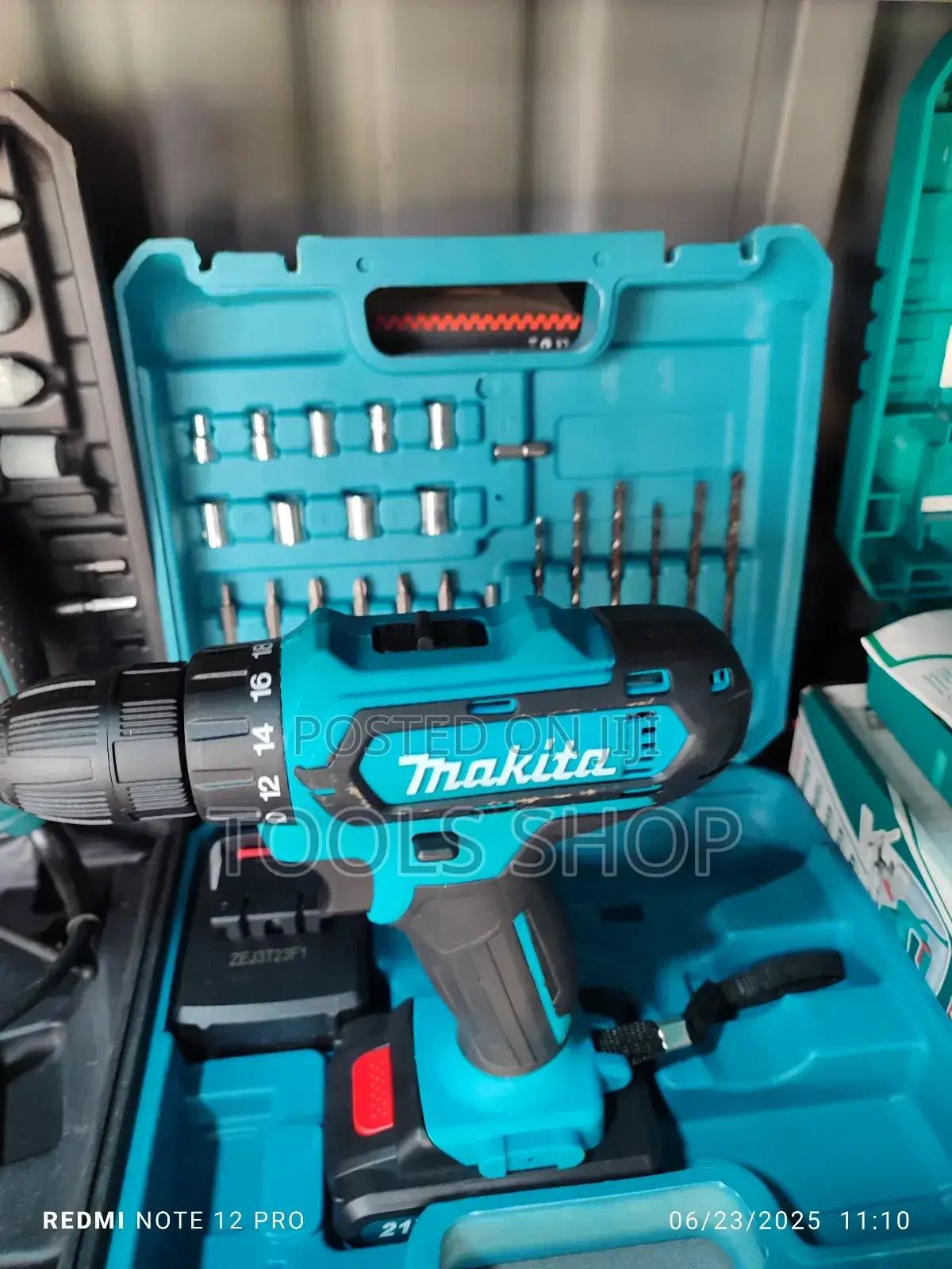 Makita Chargeable Drill