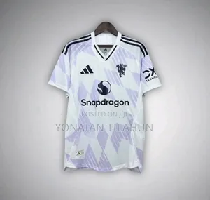 Photo - Manchester United 2025/2026 Away Kit