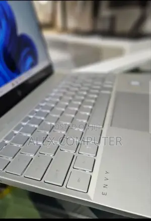 New Laptop HP Envy X360 13z 4GB Intel Core I5 SSD 256GB