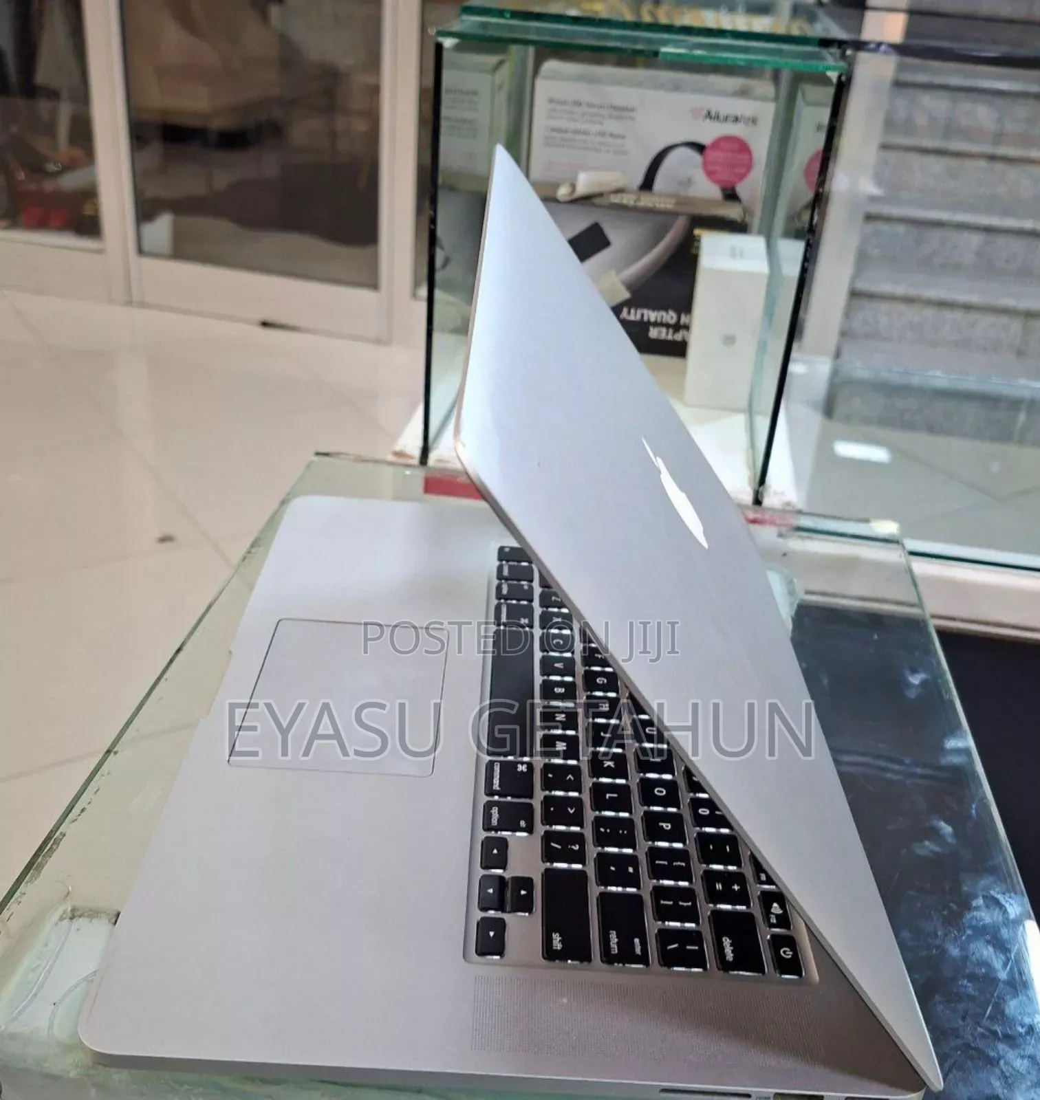 New Laptop Apple MacBook 2015 16GB Intel Core I7 SSD 256GB