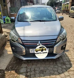 Photo - Mitsubishi Attrage 2021 Silver