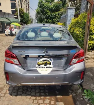 Mitsubishi Attrage 2021 Silver