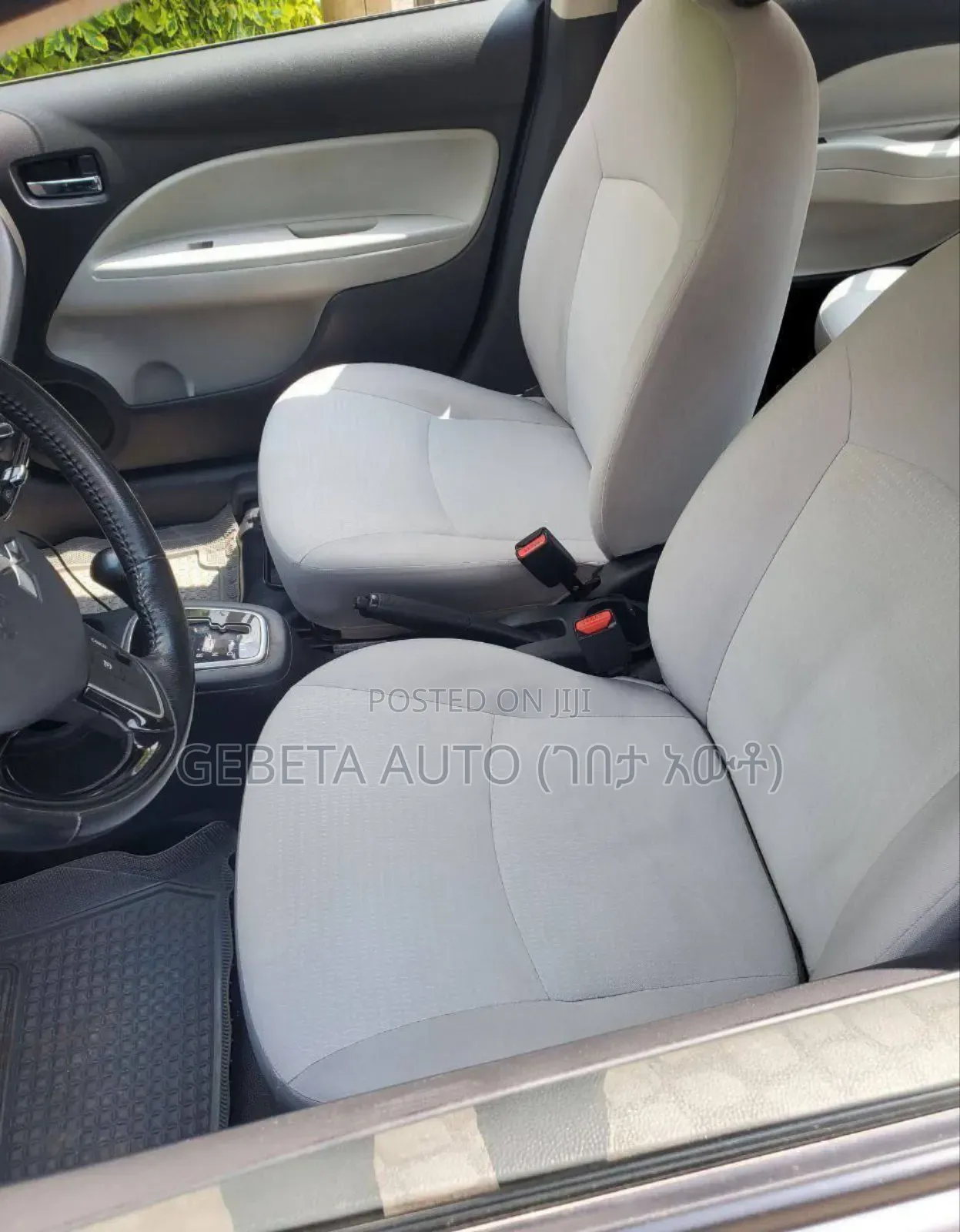 Mitsubishi Attrage 2021 Silver