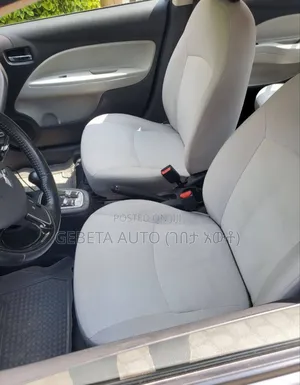 Mitsubishi Attrage 2021 Silver