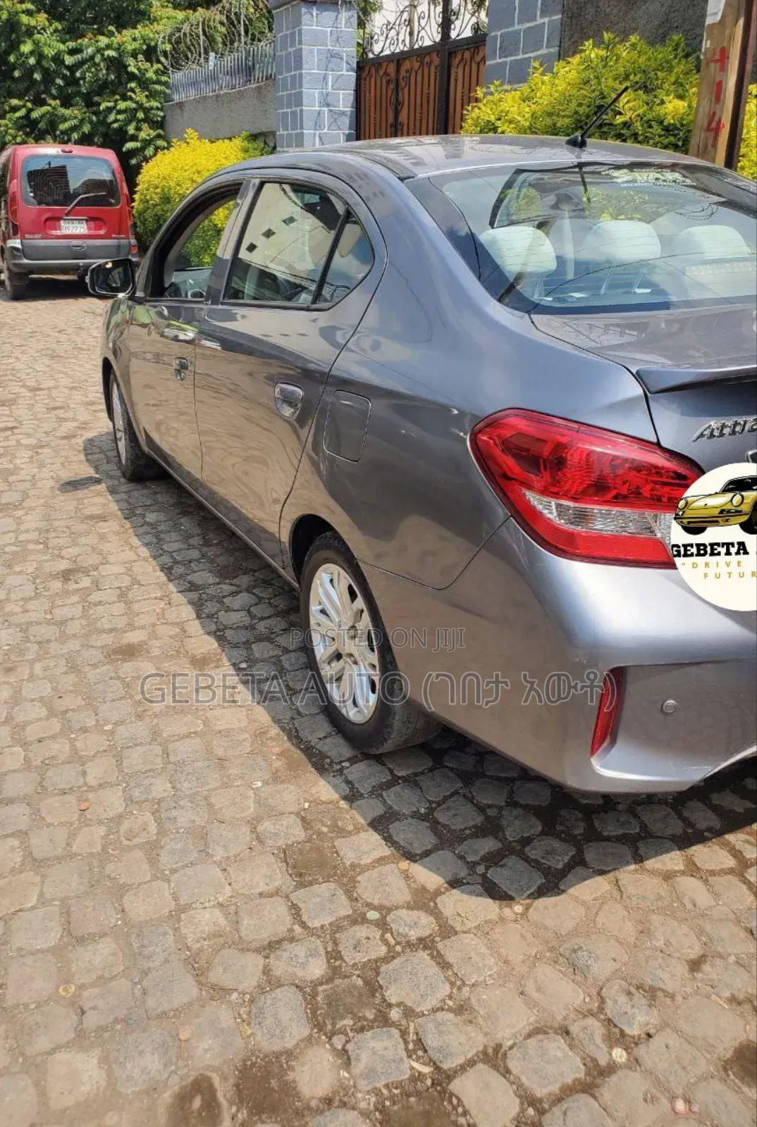 Mitsubishi Attrage 2021 Silver