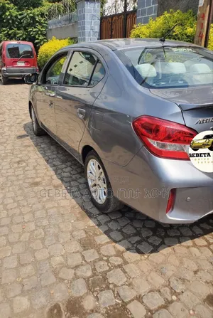 Mitsubishi Attrage 2021 Silver