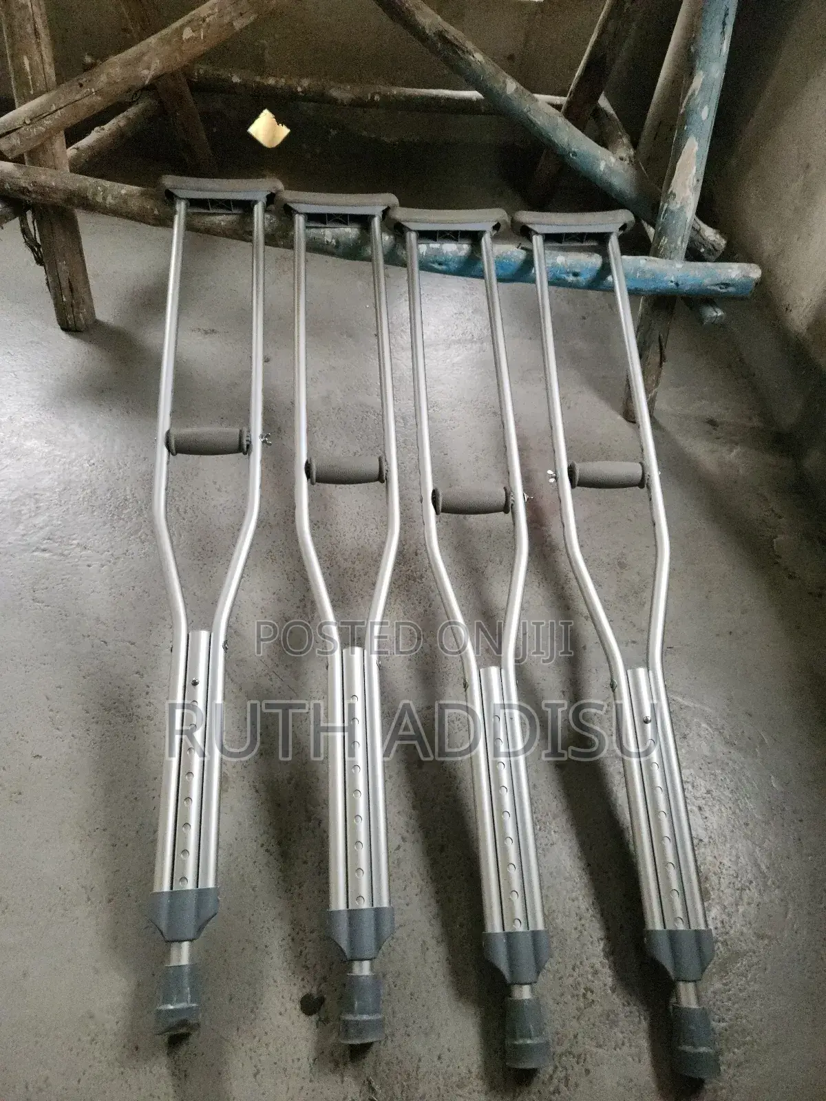 Crutches吃了crutches因此crutches並且crutches畾你crutches鬥牛crutches