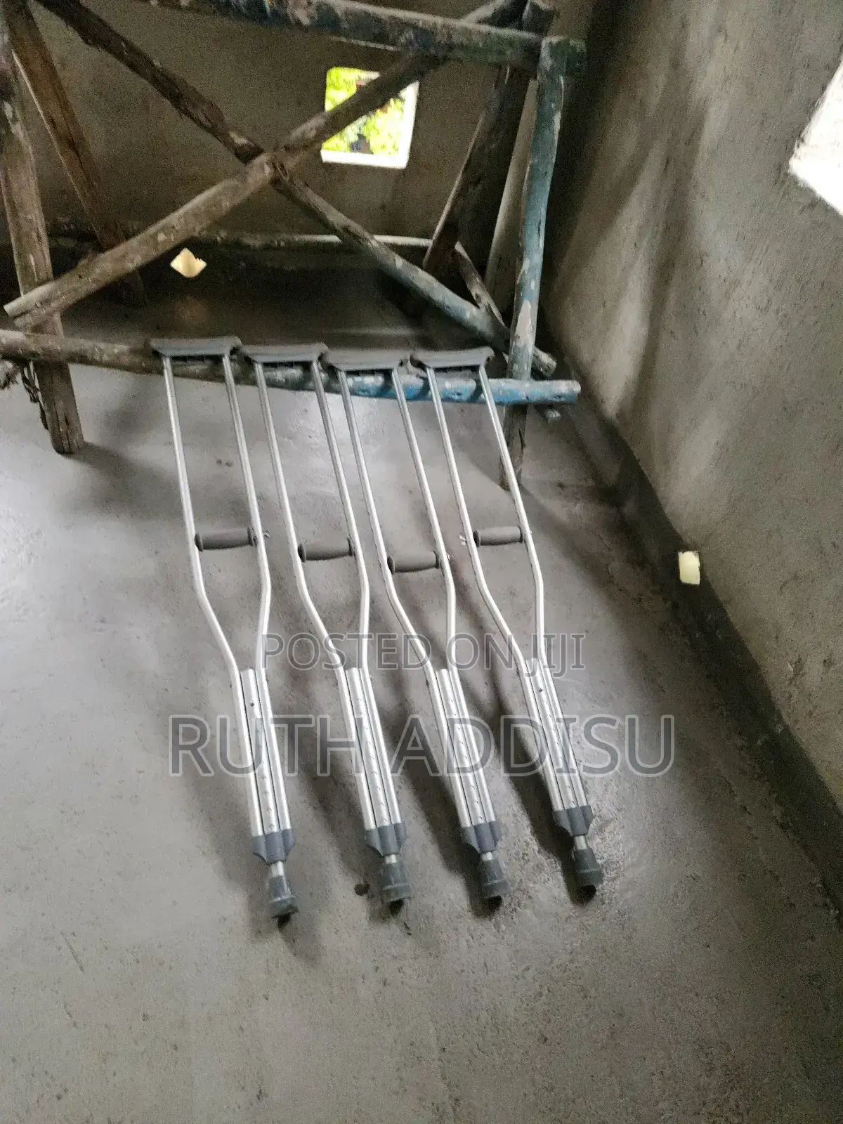 Crutches說明crutches這是elbow Axillary Medical Equipment Crutchs