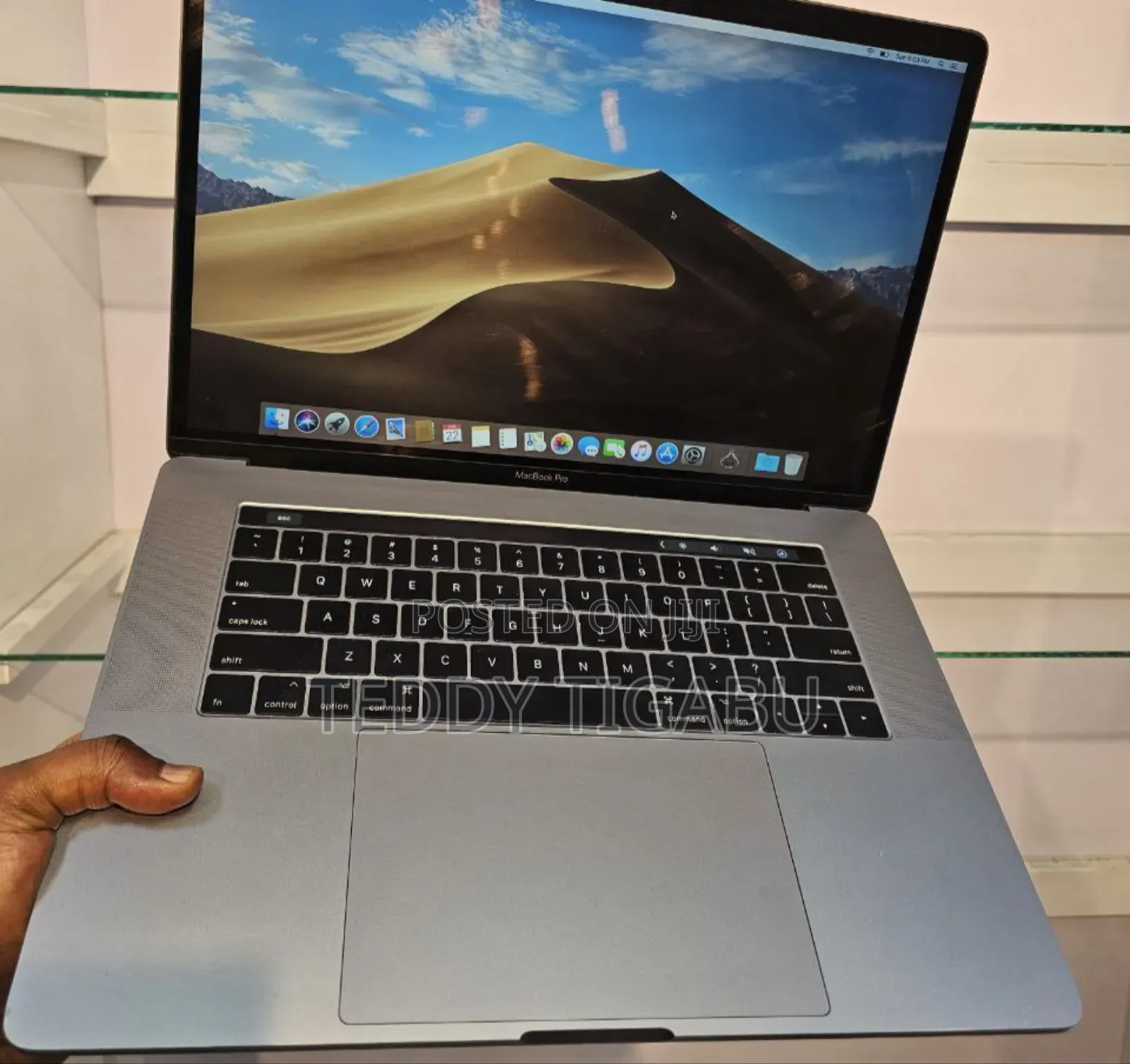 New Laptop Apple MacBook Pro 2017 16GB Intel Core I7 SSD 1T