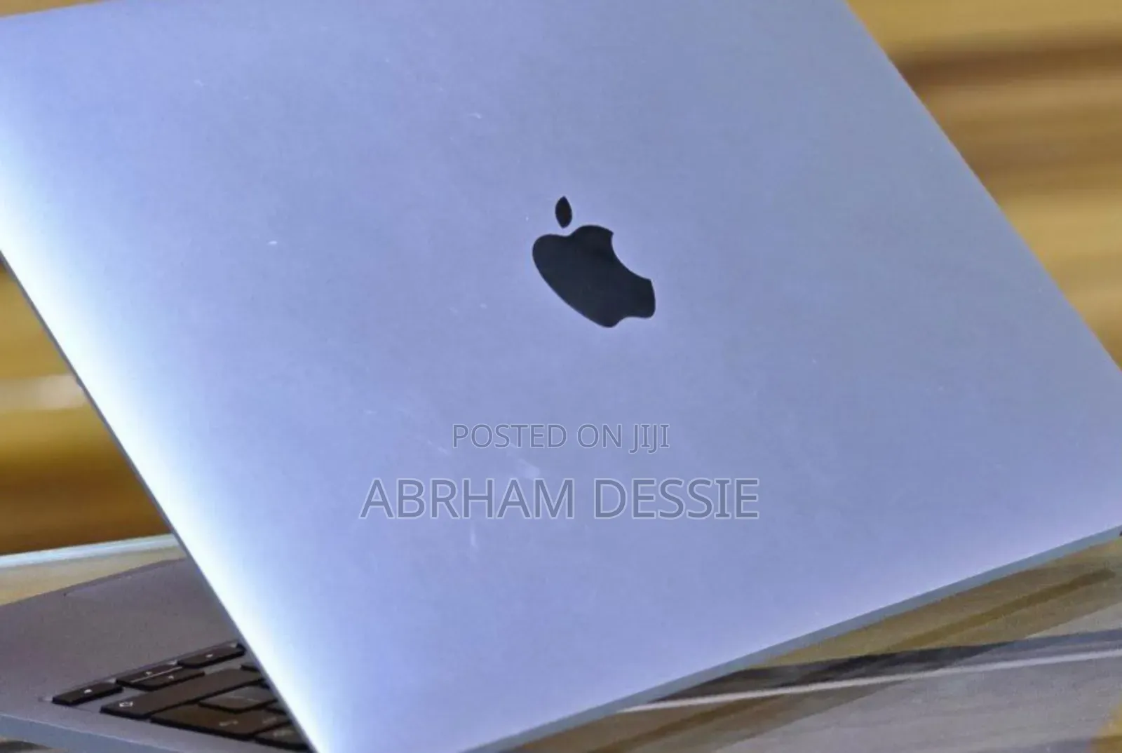 New Laptop Apple MacBook Pro M1 16GB Intel Core I9 SSD 256GB