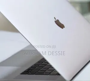 New Laptop Apple MacBook Pro 2017 16GB Intel Core I7 SSD 512GB