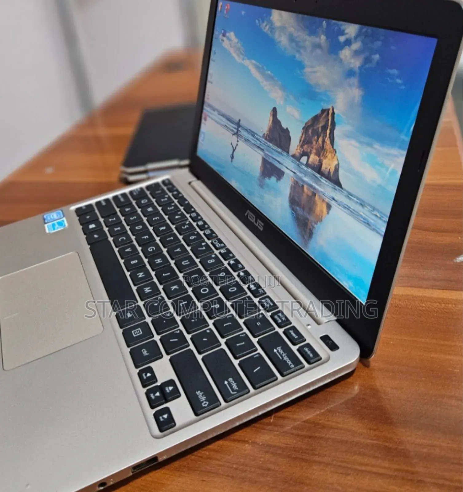 New Laptop Asus 1015E 2GB Intel Core 2 Quad SSD 32GB