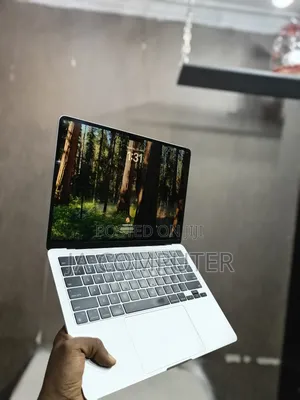 New Laptop Apple MacBook Air 2022 M2 8GB Apple M2 SSD 256GB