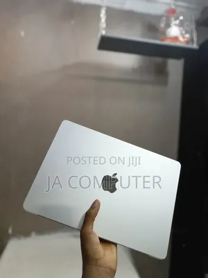 New Laptop Apple MacBook Air 2022 M2 8GB Apple M2 SSD 256GB