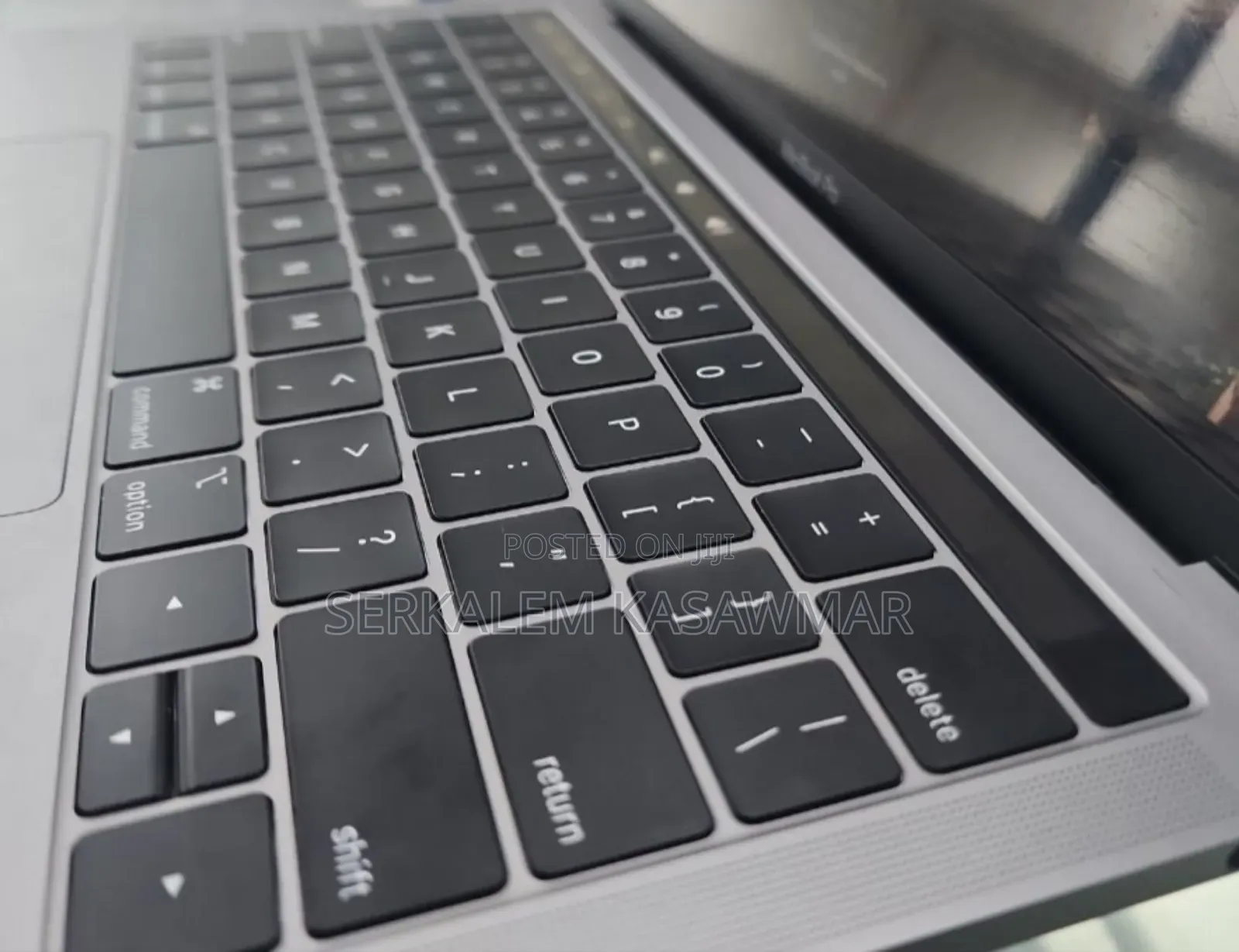 New Laptop Apple MacBook Pro 2019 8GB Intel Core I5 SSD 256GB