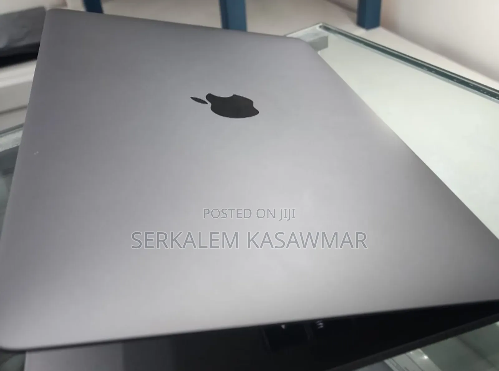 New Laptop Apple MacBook Pro 2019 8GB Intel Core I5 SSD 256GB