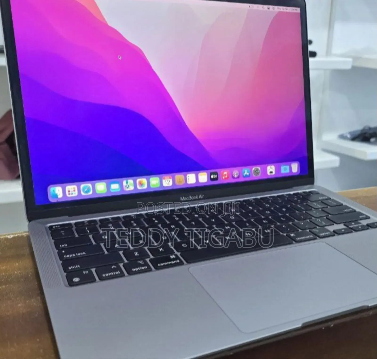 New Laptop Apple MacBook Air 8GB Apple M1 SSD 256GB